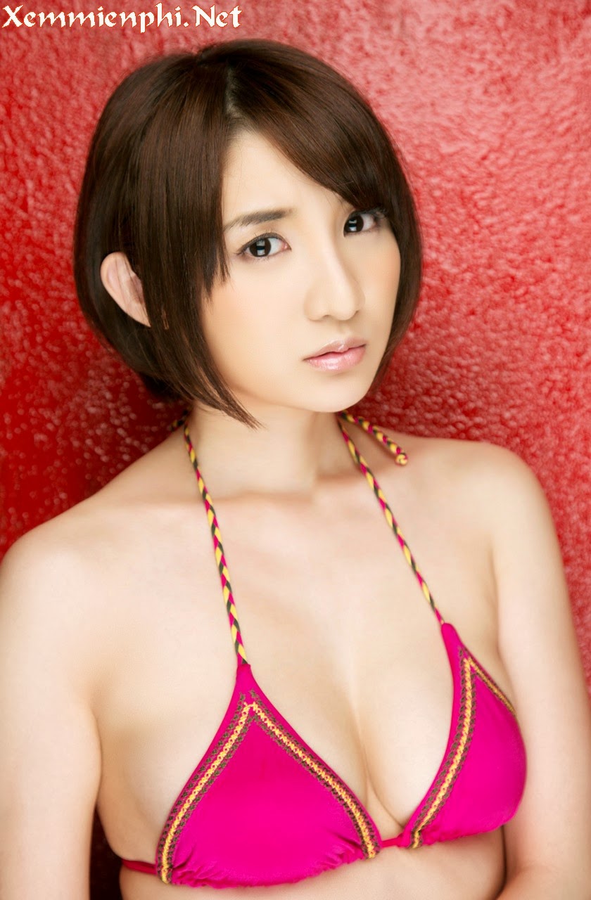 Ảnh bikini của người đẹp Nana Ozaki