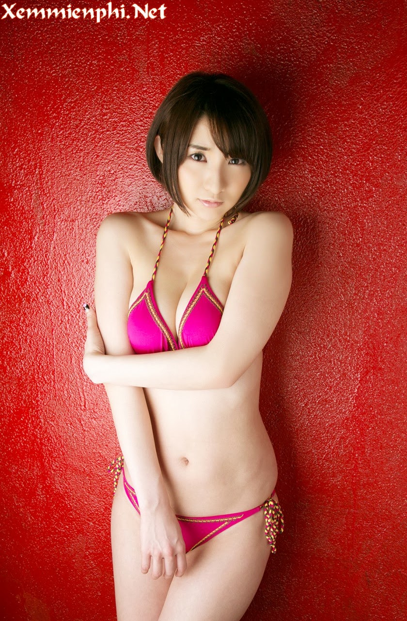 Ảnh bikini của người đẹp Nana Ozaki