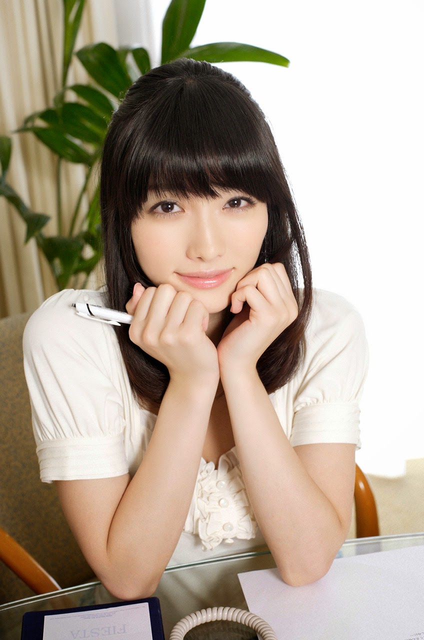 Nữ giám đốc Anna Konno ngực căng tròn